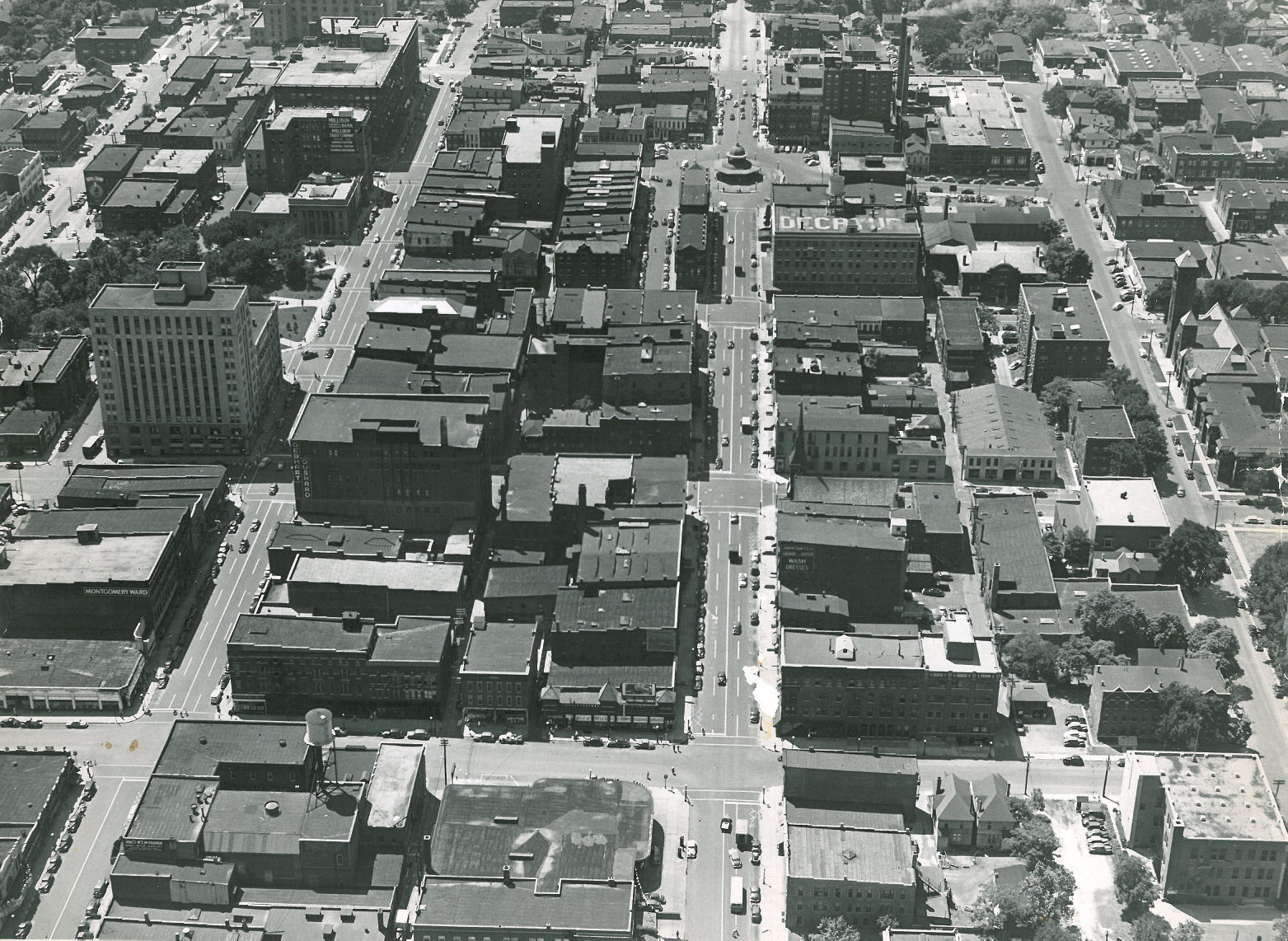 1947: Downtown